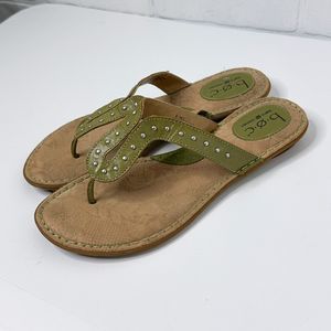 BOC Born Concept Sandals Green Leather Studded Flip Flops Comfort Cushion Size 9